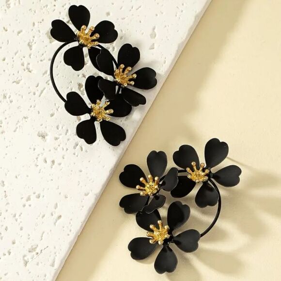 Vintage Camellia Flower Earrings for Women Retro Metal Statement Floral Jewelry - Picture 2 of 6